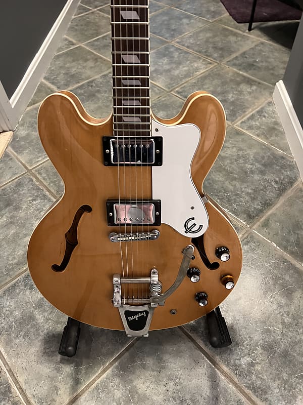 1995 Epiphone Riviera Natural Finish w/Bigsby vibrato (Peerless