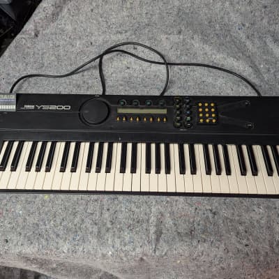 Yamaha YS200 FM Synthesizer 1988 Synth Keyboard w/ Yamaha Ram Card