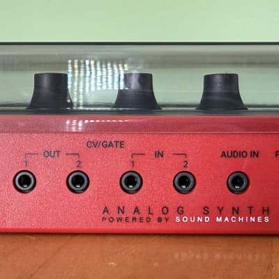IK Multimedia IK Multimedia UNO Synth Pro Desktop 32-Key Analog Synthesizer with DECKSAVER image 7