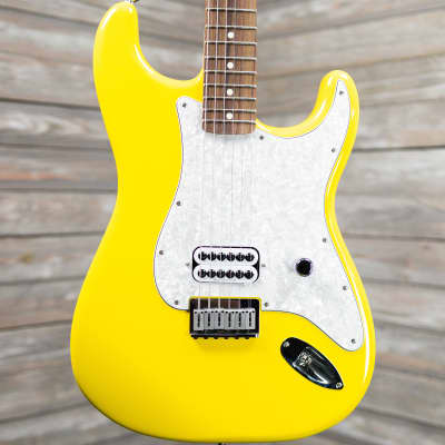 Fender Limited Tom Delonge Stratocaster - Graffiti Yellow (45076-C2C1)