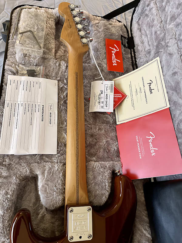 Fender Mod Shop custom American Stratocaster HSS Walnut