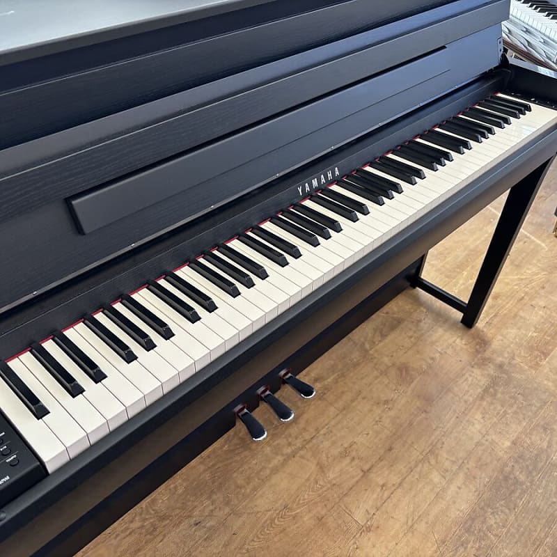Yamaha CLP685 Clavinova Digital Piano image 1