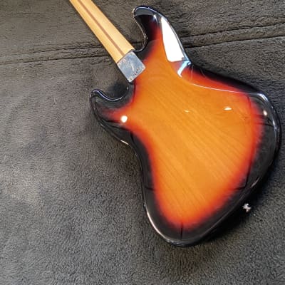 Fender Player Jazz Bass Fretless with Pau Ferro Fretboard 3-Color Sunburst #MX21271980 (8 lbs. 11.2 image 5