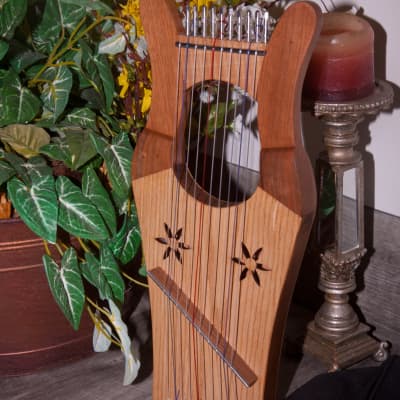 Mid-East Kinnor Harp image 1