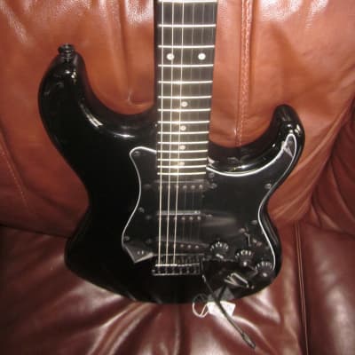 Tagima TG 500 "S" Style Black Electric Guitar TG-500-BK-DF/BK w/ FREE Musedo T-2 Tuner! image 5