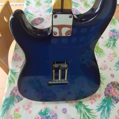 Fender Bonnie Raitt US Signature Stratocaster 1995 Blue burst image 8