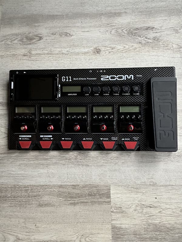 Zoom G11 Multi-Effects Processor 2020 - Black | Reverb