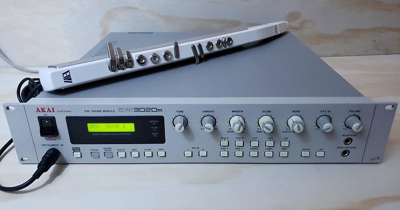 Akai EWI 3020 bundle: includes controller & 3020m analog synth