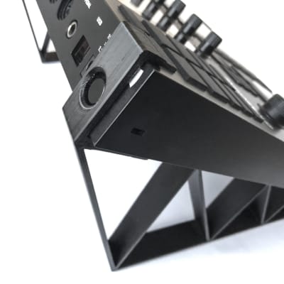 NI MASCHINE MK3 STAND - 30 degrees - 3D printed - | Reverb Deutschland