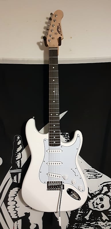 Stadium Stratocaster Copy White w/Gig Bag by Guitars For Vets image 1