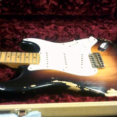 Fender 1954 Heavy Relic Stratocaster Sunburst image 2