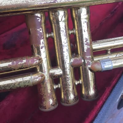 Buescher Aristocrat Trumpet 1963 - Patina gold, 2 mouthpieces image 3