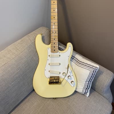 Fender Stratocaster Gold Elite 1983 Off white image 6
