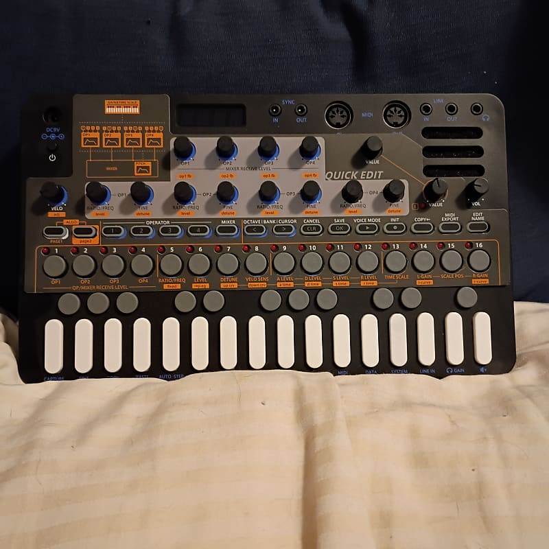Sonicware Liven XFM 27-Key Multi-Track FM Synthesizer Groovebox 2021 - Present - Black / Blue image 1