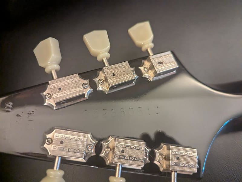 Flying V Electric Guitar | Gibson