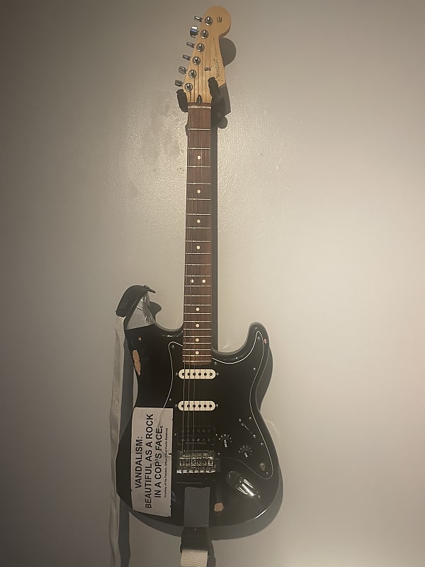 Fender Kurt Cobain ‘Vandalism’ Stratocaster Replica, Road Worn Black