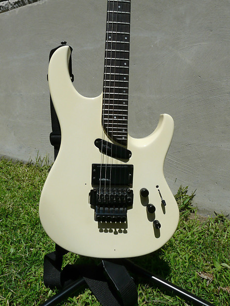 Washburn 29 online fret guitar
