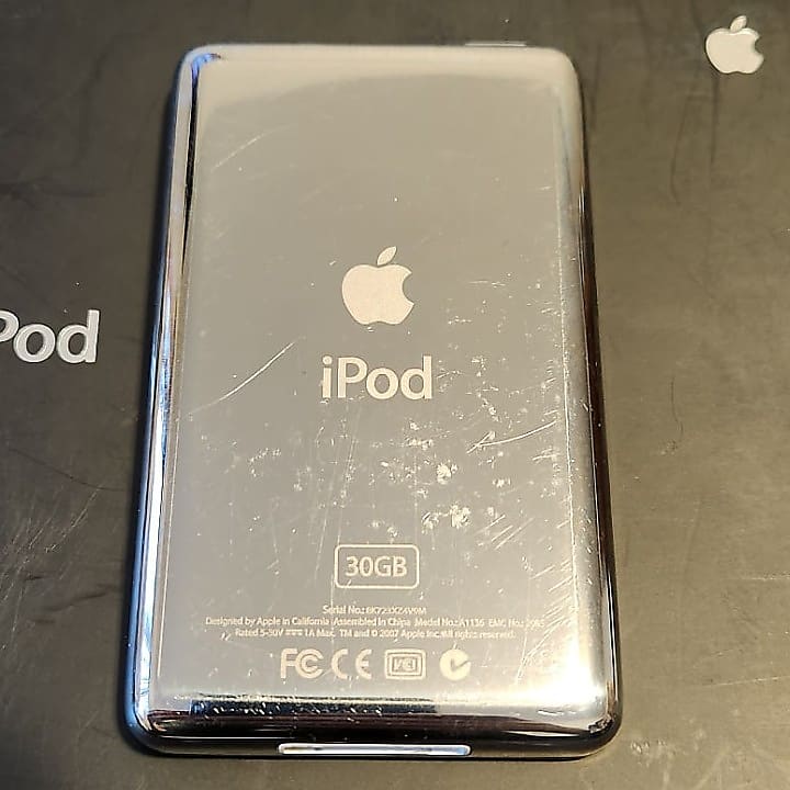 Apple MA446LL/A iPod 30 GB BLACK in Original Packaging FPOR