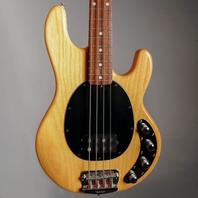 【数々のアワードを受賞】 Music Man Stingray 1998 Natural | Reverb ベース