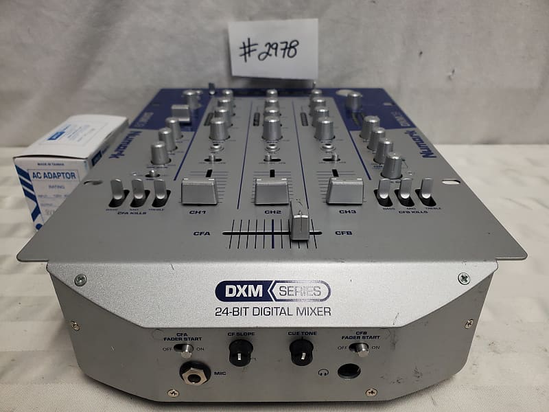 NUMARK DXM-09 3 CHANNEL DJ MIXER #2978 GOOD WORKING