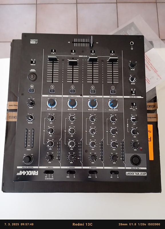 Reloop RMX-44BT 4-Channel DJ Mixer with Bluetooth 2020 - Present - Black image 1