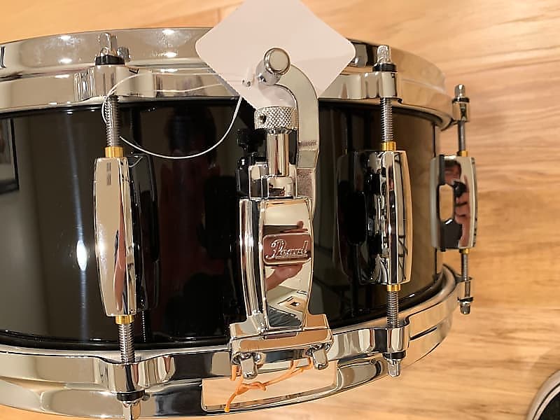 Pearl 5.5x14 Masters All Maple Shell Snare Drum in Piano Black Lacquer