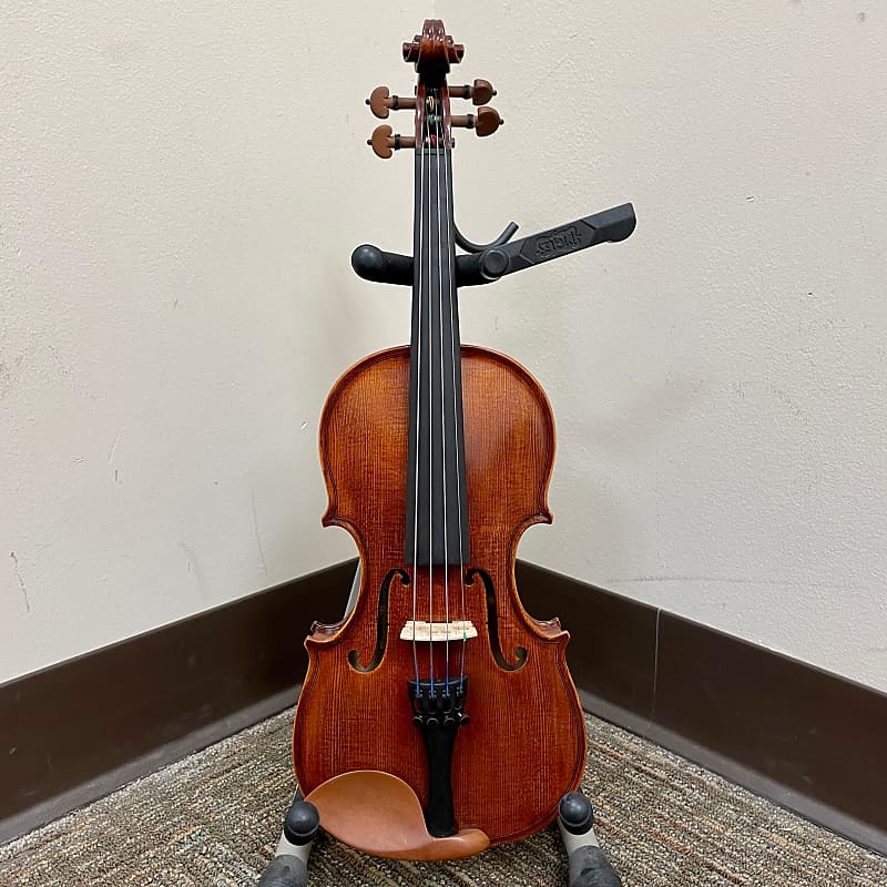 American Suzuki Company 1/4 Violin with Bow and Case | Reverb UK