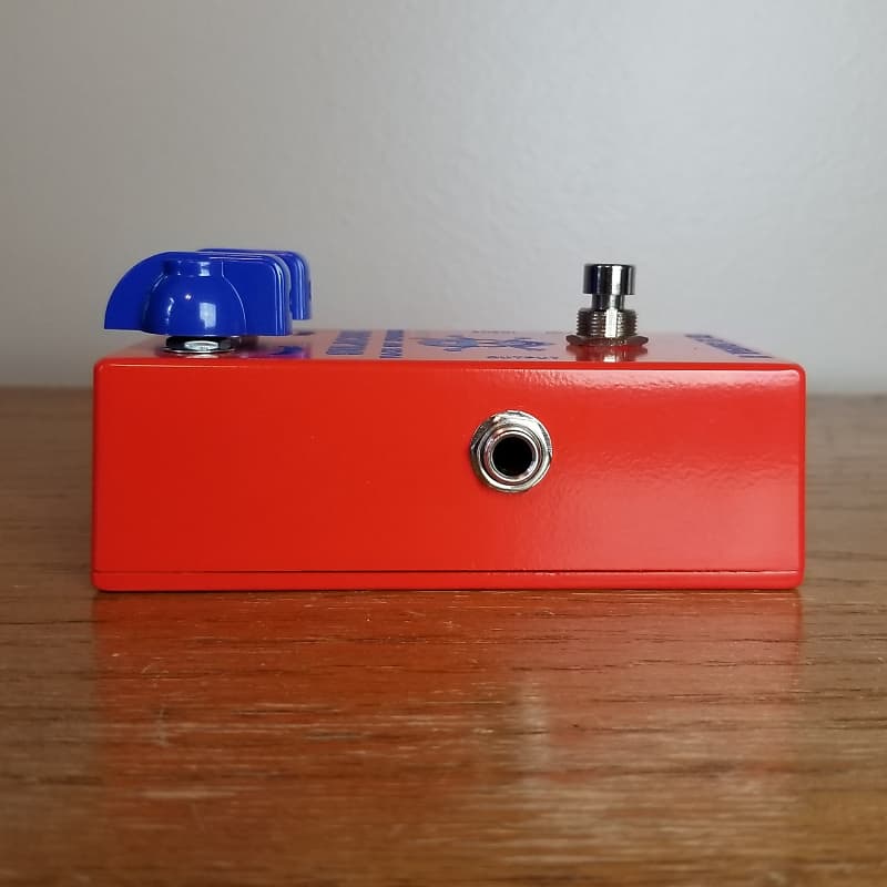 Scavenged a vintage radio; made a fuzz : r/diypedals
