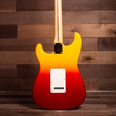 Fender Player Plus Stratocaster, Maple FB, Tequila Sunrise,  Deluxe  Bag image 4