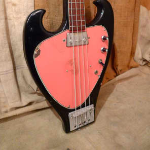 Wandre Etrurian 1960's Black & Pink image 6