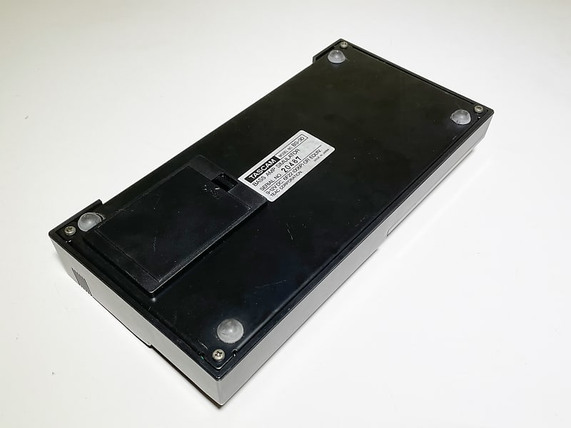 ベース TASCAM BS-30 BASS AMP SIMULATOR TASCAM BS-30 Analog Bass Amp Simulator | Reverb