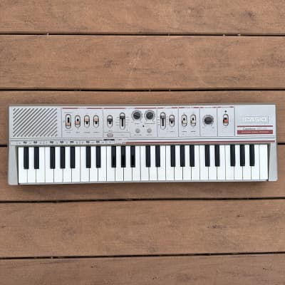 Casio MT-46 Vintage 1982 Synthesizer Keyboard - Gold