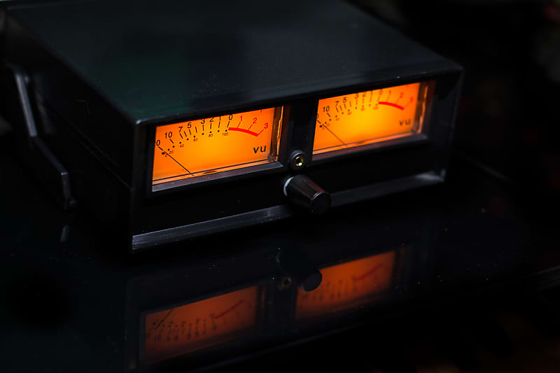 Vintage Look VU Meter Audio Visualizer Stereo Double Analog Warm Lamp & Ice  Blue Led Above Display