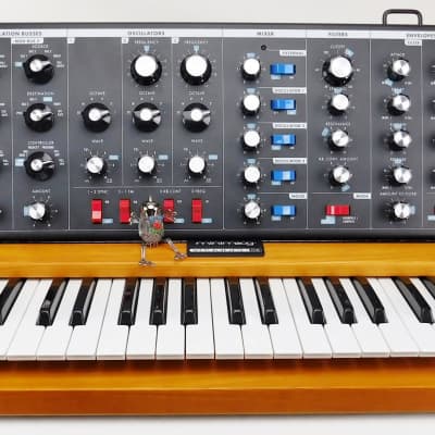 Moog Minimoog Voyager Old School Synthesizer + OVP + Fast Neuwertig + 1,5Jahre Garantie