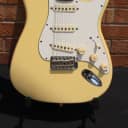 1993 Fender AVRI '62 Stratocaster-Cream