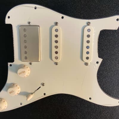 BB3 Custom Boutique - Pre-Wired Pickguard with Suhr V63