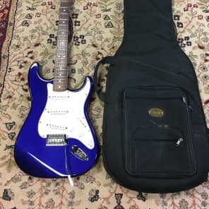 Fender Mexican Standard Stratocaster with deluxe Fender gig bag image 4