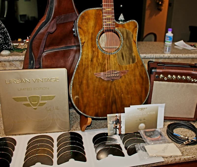 KEITH URBAN LIMITED EDITION AMP & GUITAR Albums lessons Case Reverb