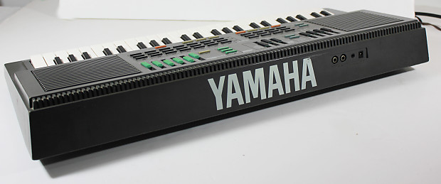 Yamaha PSS 460 Portasound FM Synthesizer Keyboard Portable w