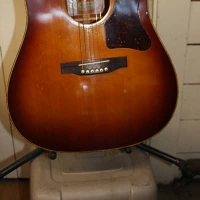 Gibson 73-75 J-45 Deluxe Guitar Sunburst With Hard Shell Case image 3