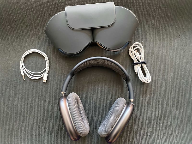 Apple AirPods Max Space Gray with Smart Case | Reverb