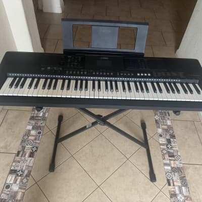 Yamaha PSR-EW410 76-Key Portable Keyboard 2018 - Present - Black