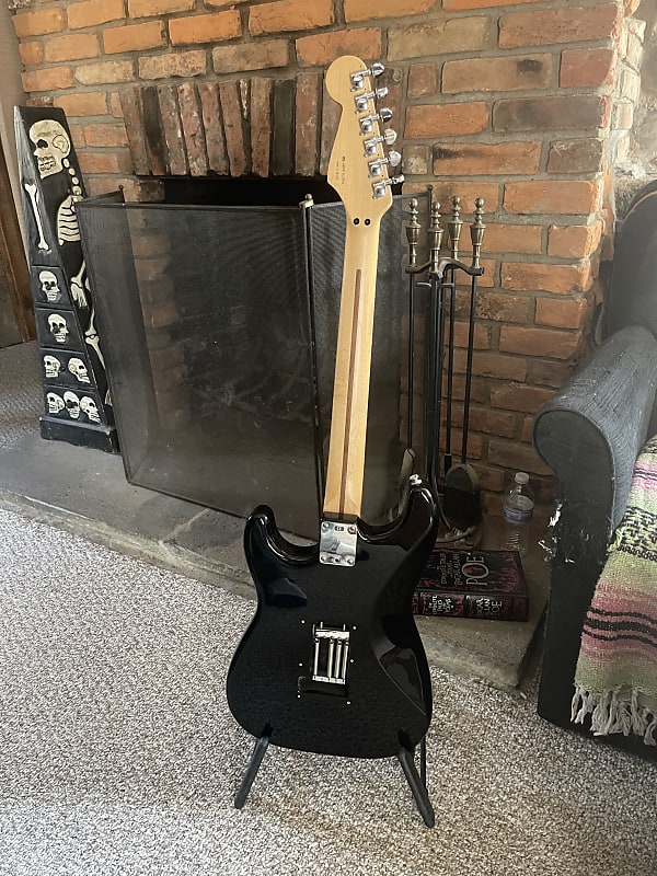 Squier Standard Fat Stratocaster with Floyd Rose