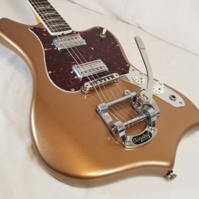Fender PU2 Maverick Dorado Limited Edition, Firemist Gold, Bigsby Vibrato, W/HSC image 9
