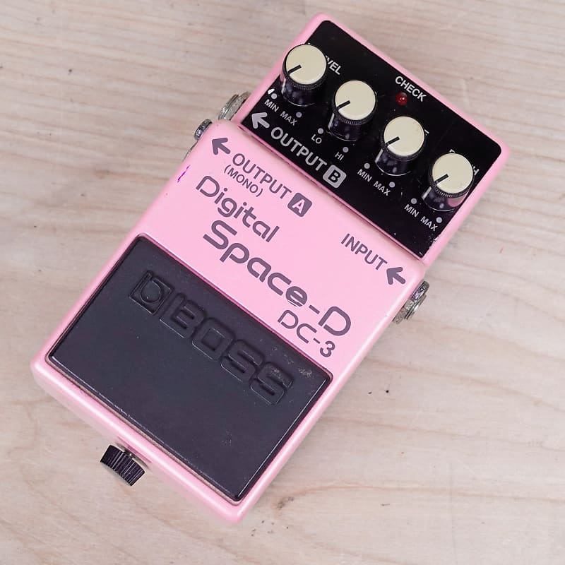 BOSS DC-3 エフェクター（BOSS Digital Dimension DC-3