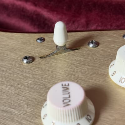 Fender Roadhouse Stratocaster with Maple Fretboard 1997 - 2000 - Candy Apple Red image 9
