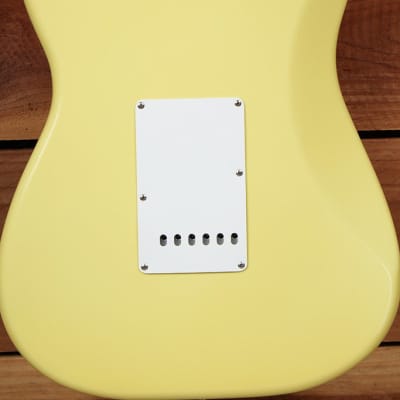 FENDER CLASSIC SERIES 60s STRATOCASTER Rare Canary Diamond Yellow Strat 66380 image 6