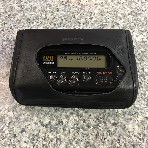 Sony TCD-D8 WALKMAN Portable DAT Recorder Digital Audio Tape