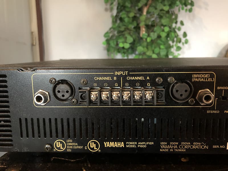 Yamaha P1600 Power Amp Black image 1