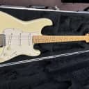 Fender  USA Stratocaster guitar  1998 White